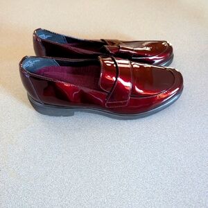 Munro patent leather loafers women red wine size 7.5
